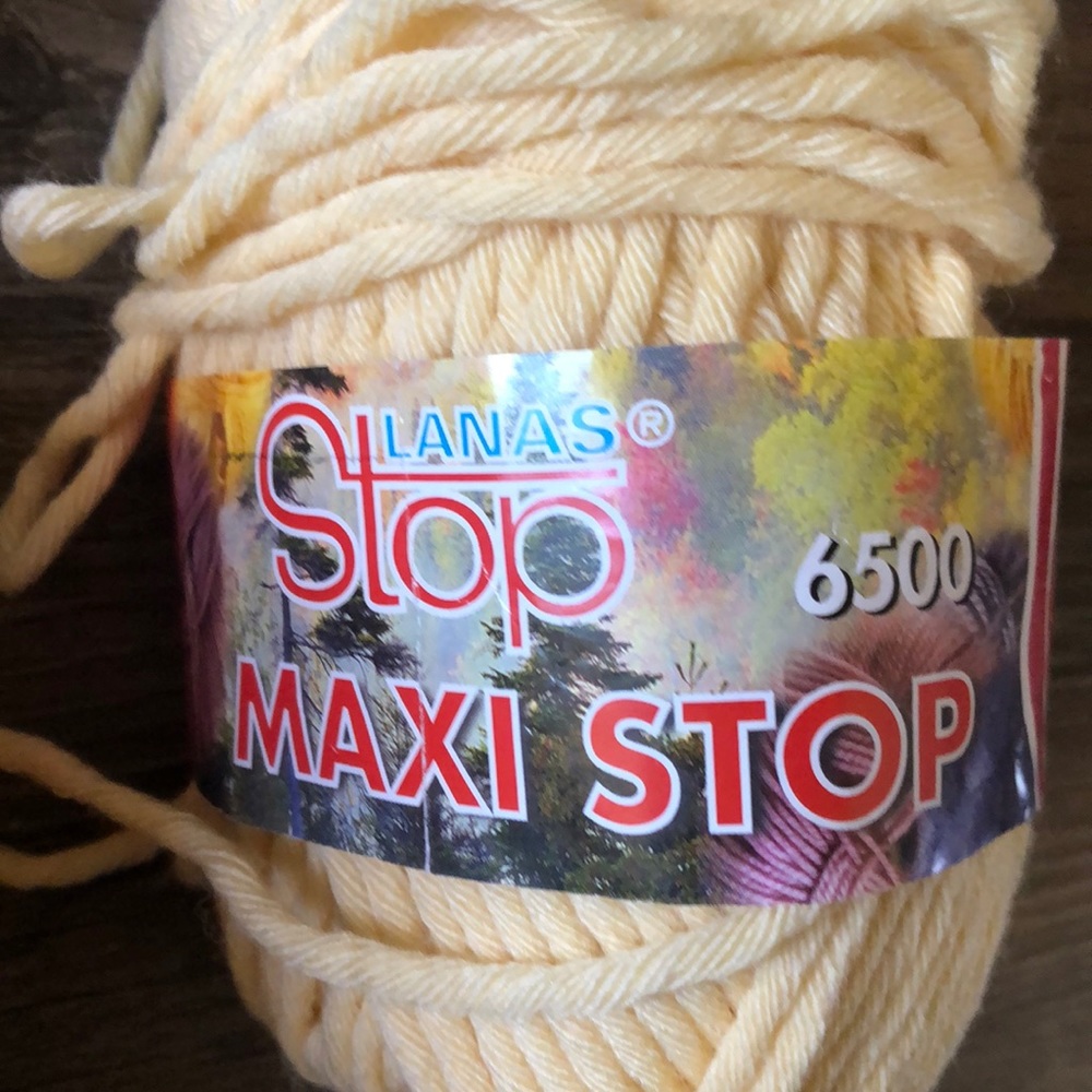 4-Pack Bundle of Yarn - Picture 3 of 7